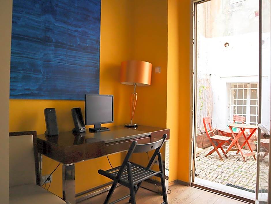 Charles Bridge Hostel & Apartments