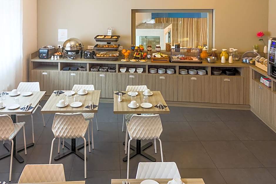 Nemea Appart Hotel Elypseo Strasbourg Port