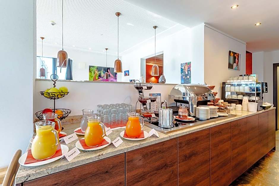 Hotel Duda Langenbruck an der A9 zwischen Ingolstadt und München, ideal für Stopover, Geschäftsreisen und Monteure