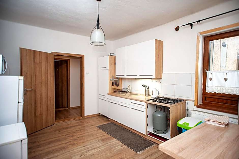 Hostinec pod úbočou