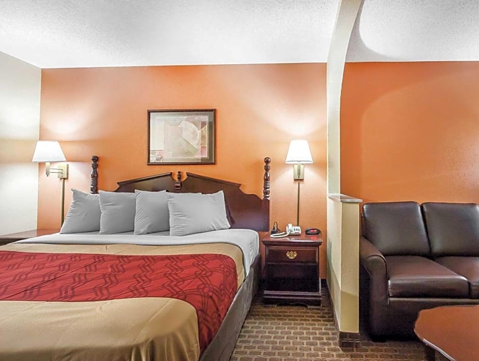 Econo Lodge Inn & Suites Tuscaloosa I-20