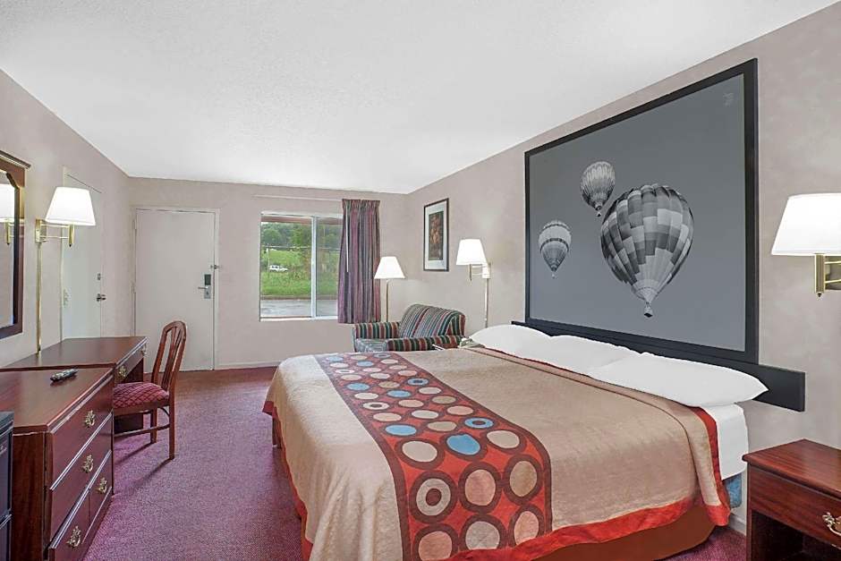 Photo 1 of 1 of 1 King Bed, Smoking