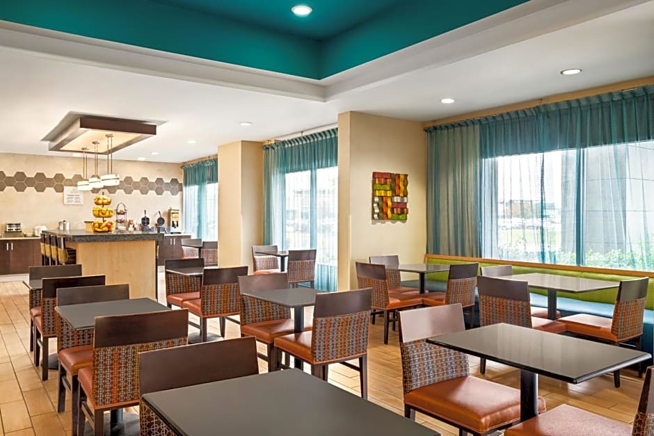 La Quinta Inn & Suites by Wyndham Richmond-Chesterfield