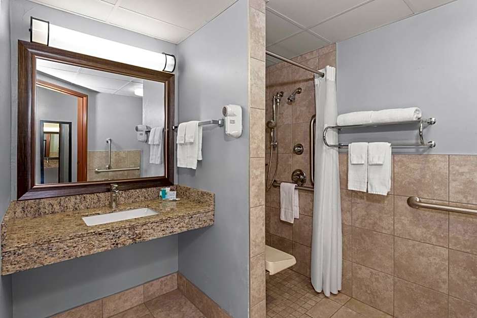 AmericInn by Wyndham Green Bay West