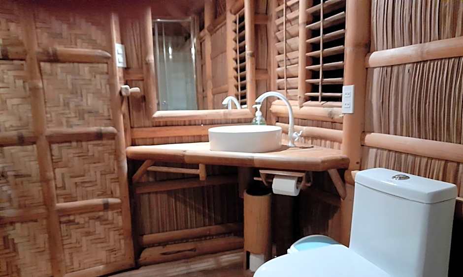 Kookoo's nest eco-lodge