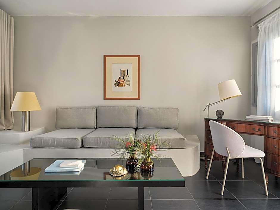 Petra Hotel & Suites