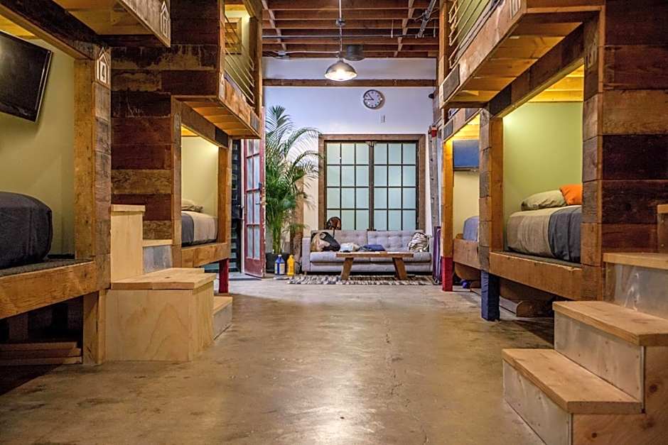PodShare East Hollywood