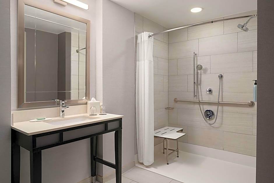 Courtyard by Marriott Boston Brookline