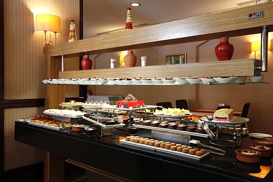 X Life Hotel Sarıgerme 15 - Adult Hotel
