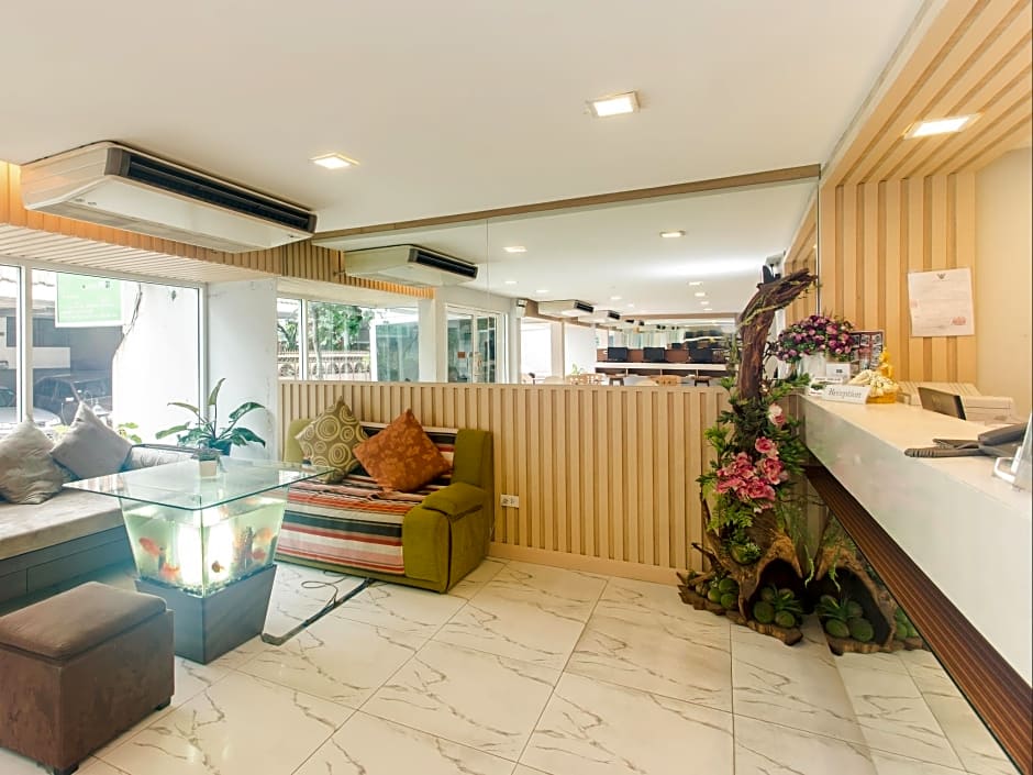 Nantra Ploenchit Hotel