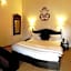 La Casa Hotel