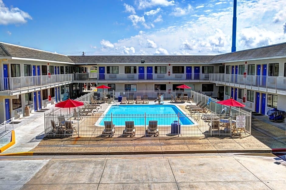 Motel 6-Slidell, LA - New Orleans