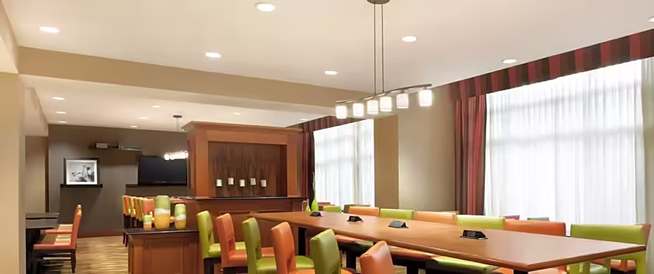 Hampton Inn New York - LaGuardia Airport
