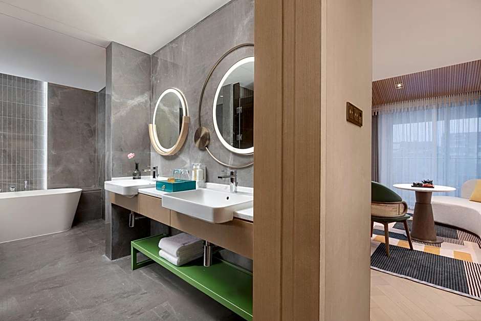 Holiday Inn Deqing Xinshi Ancient Town By IHG