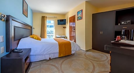 Standard Queen Room