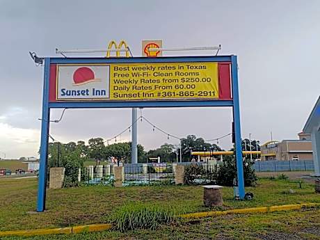 Sunset Inn by Hotel O Flatonia I - 10