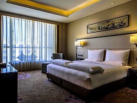 Executive Suite with King Bed