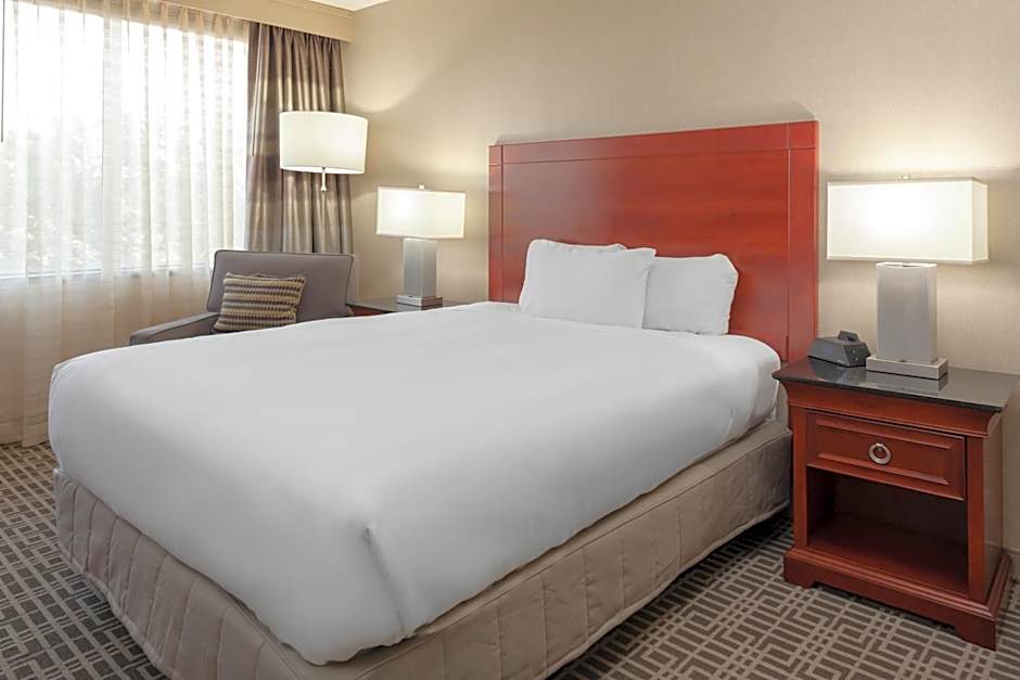 DoubleTree By Hilton Kansas City Overland Park