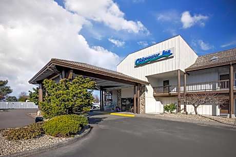 Edgewater Inn and Suites, an Ascend Collection Hotel