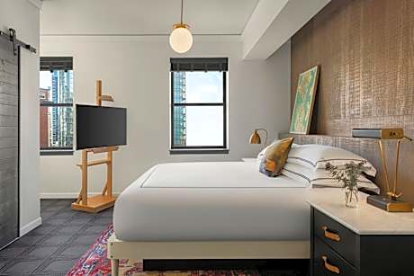Corner Spa King Room