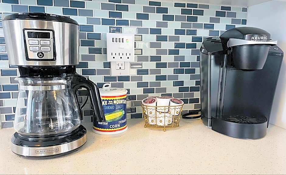 Picton Retreat Downtown - Serene, Stylish & Great Amenities