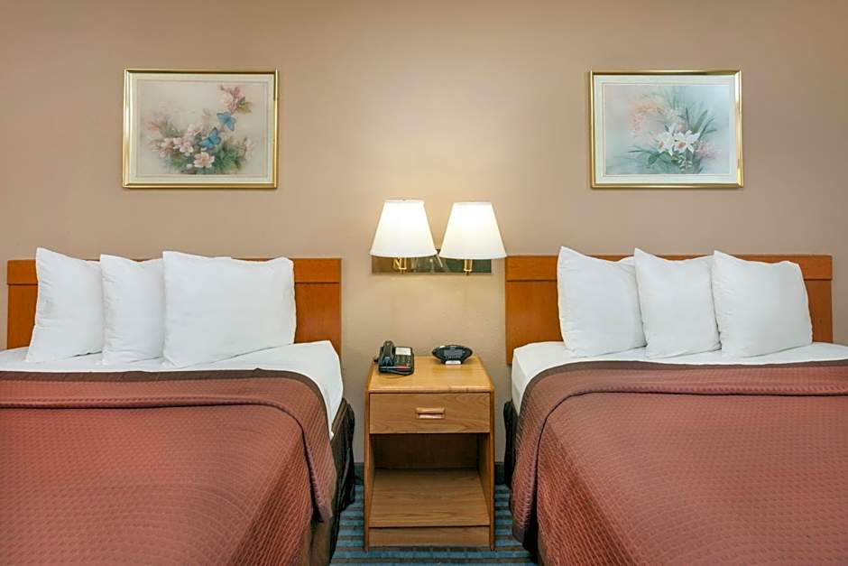 Days Inn by Wyndham Charleston