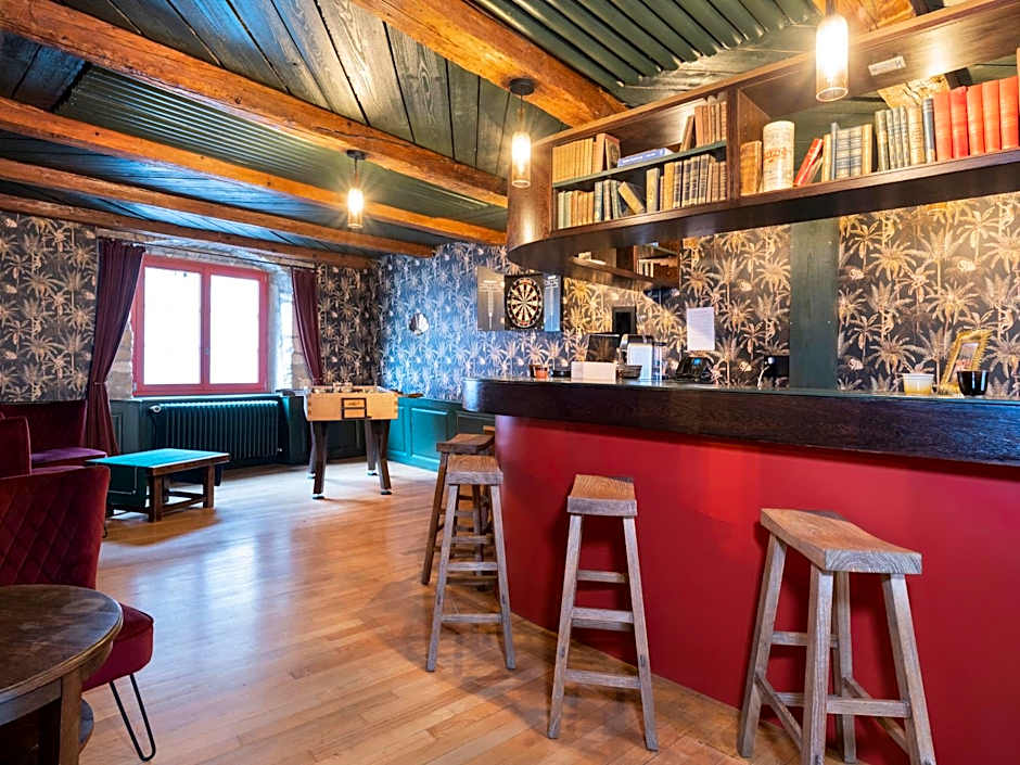 Peanut Medieval Lodge