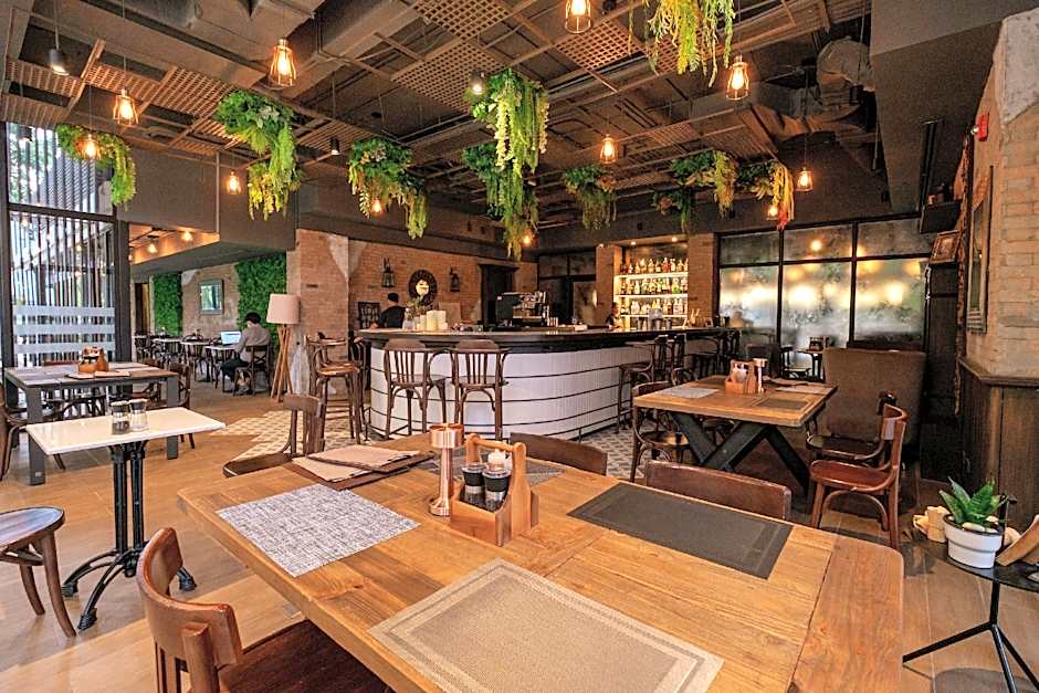 The Idle Hotel and Residence