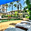 Cairns Reef Apartments & Motel