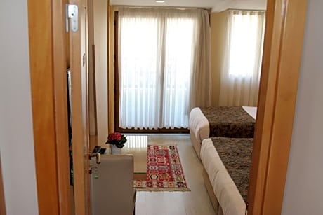 Triple Room with City View