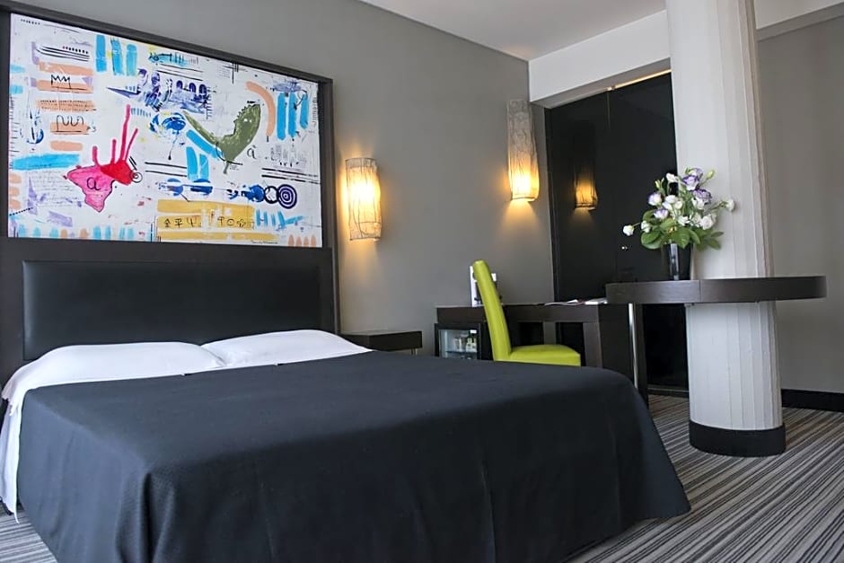 Twenty One Hotel