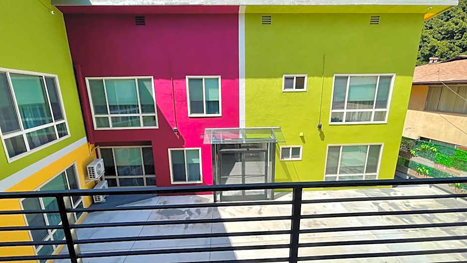 Quintessence ApartHotel