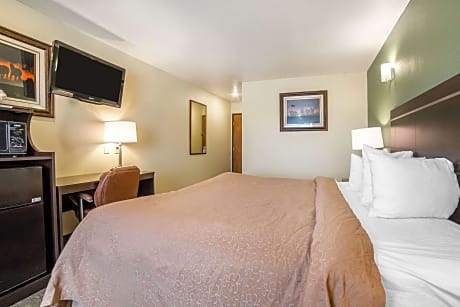 1 King Bed, Nonsmoking