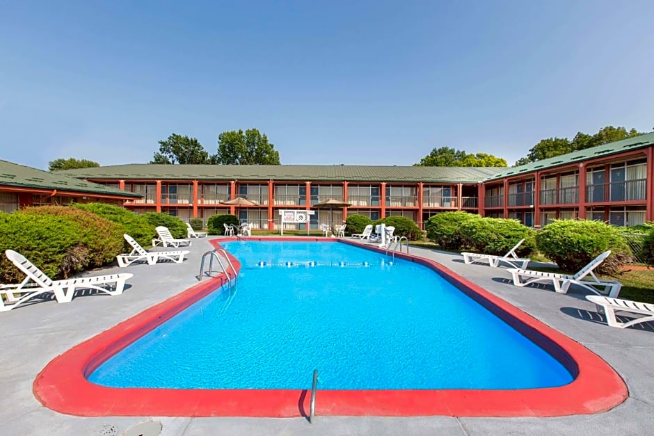 Americas Best Value Inn St. Joseph at I-29