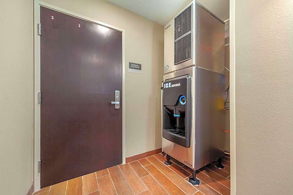 MainStay Suites Lincoln University Area