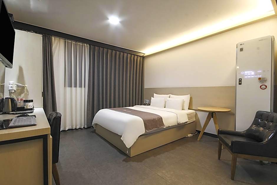 Busan Gangseo Sinhodong Hotel The May