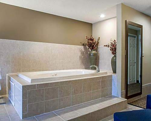 Comfort Inn & Suites Sturbridge-Brimfield