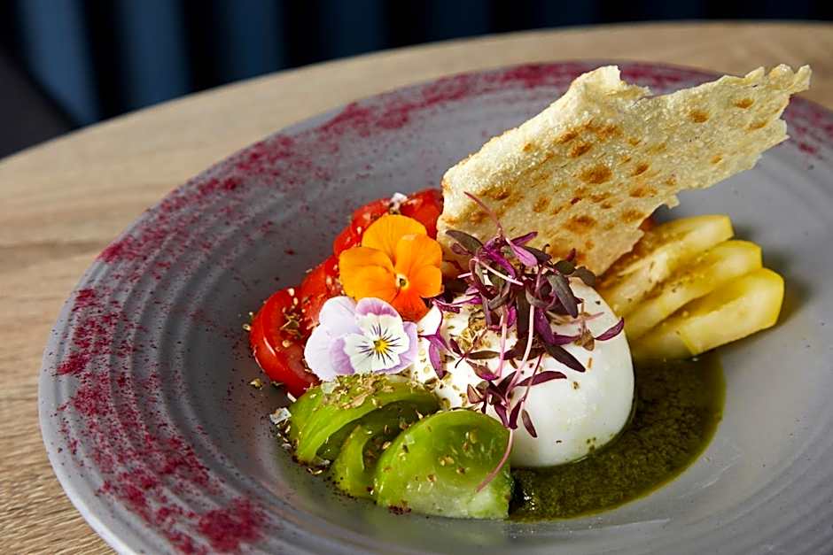 Courtyard By Marriott London City Airport