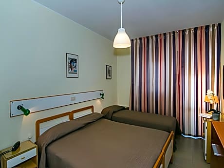 Economy Triple Room