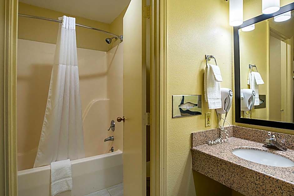 Quality Inn & Suites Greensburg I-74
