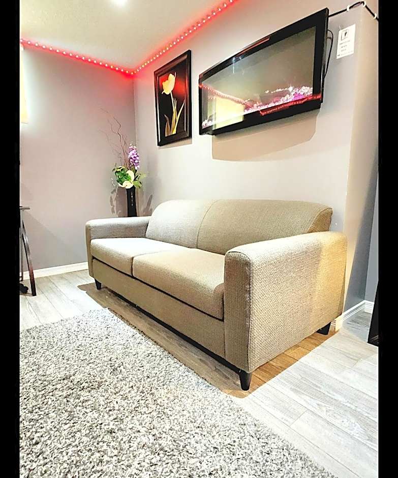 Staycation Studio Apartment, Private kitchen , Washroom, Micro Gym & Free Onsite Parking