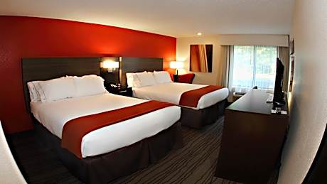 Standard Room with Two Queen Beds