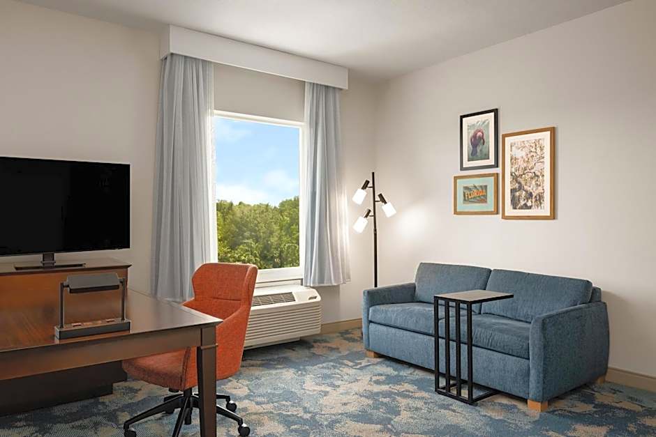 Hampton Inn & Suites DeLand