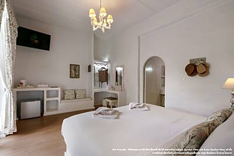 Deluxe Garden View - King Bed