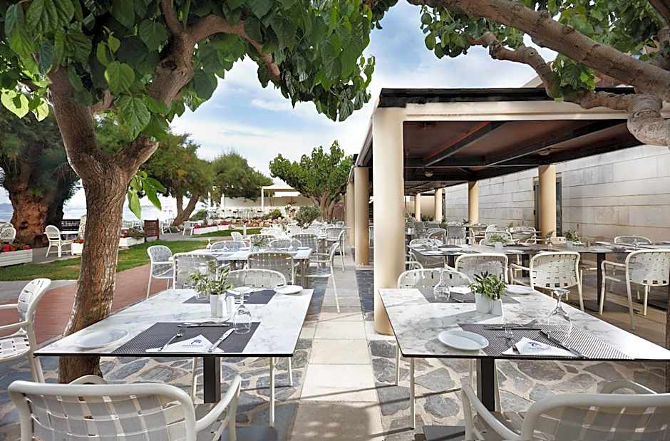 Giannoulis – Santa Marina Beach Hotel