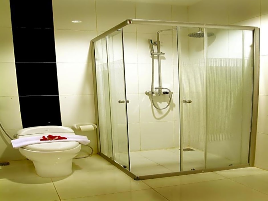 Grand Royal BIL Hotel