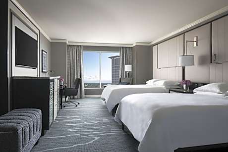 Club lounge access, Guest room, Queen