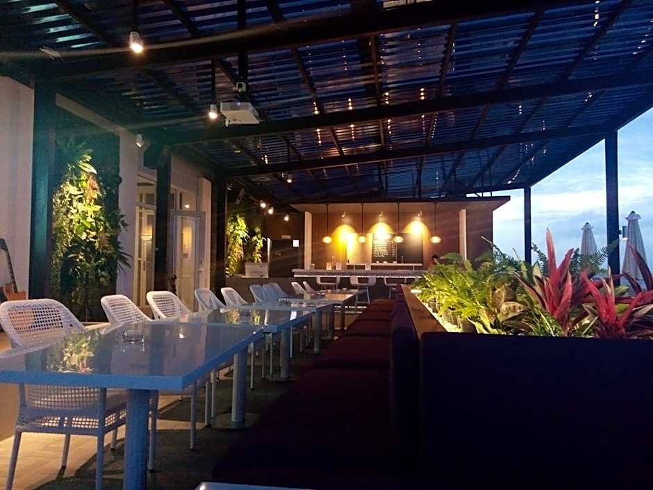 Front One Hotel Pamekasan Madura