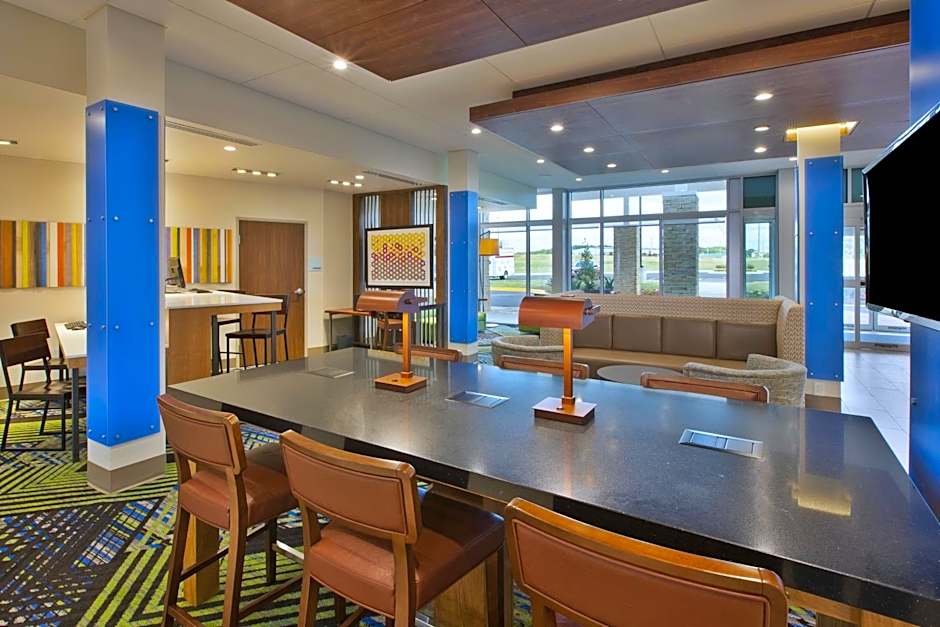 Holiday Inn Express and Suites South Hill By IHG