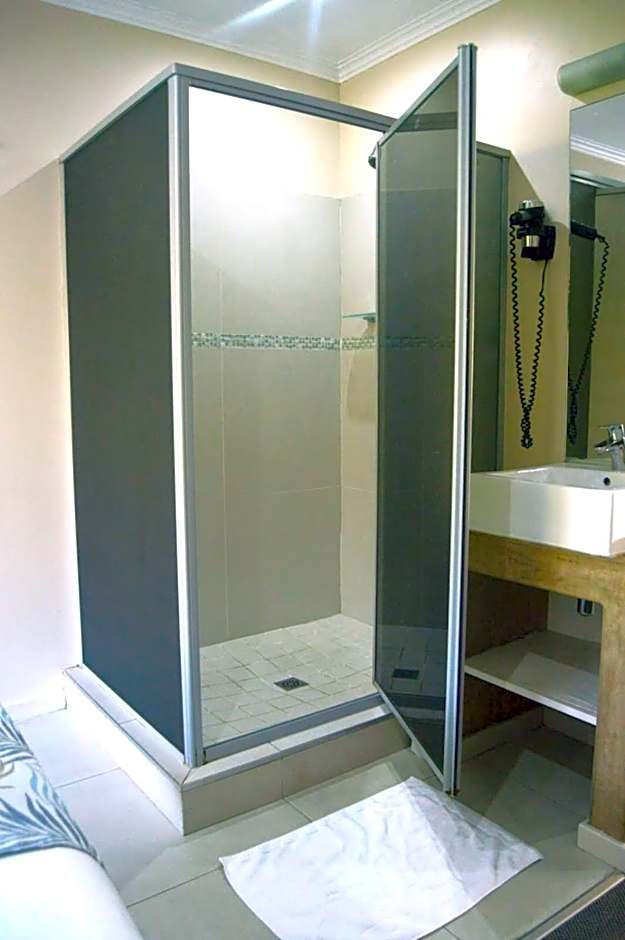 Essenwood Park Hotel